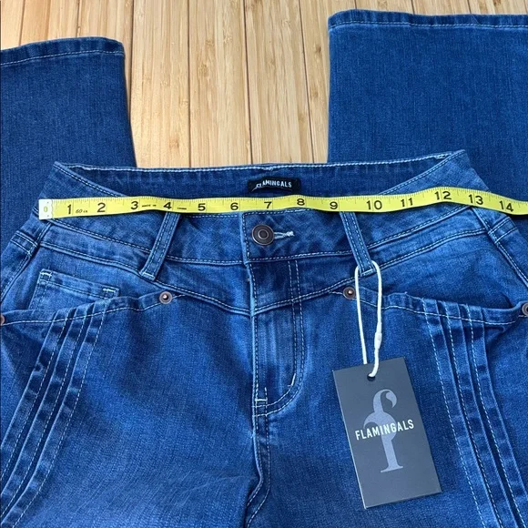 Mid wash pleat and cuff accent jeans. Size XS. NWT - Picture 5 of 12